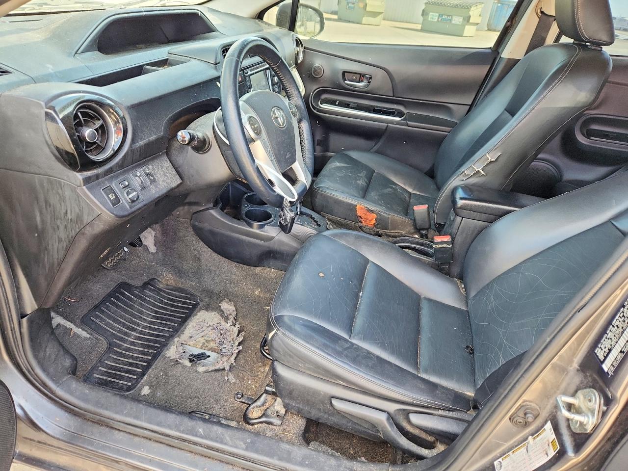 2016 TOYOTA PRIUS