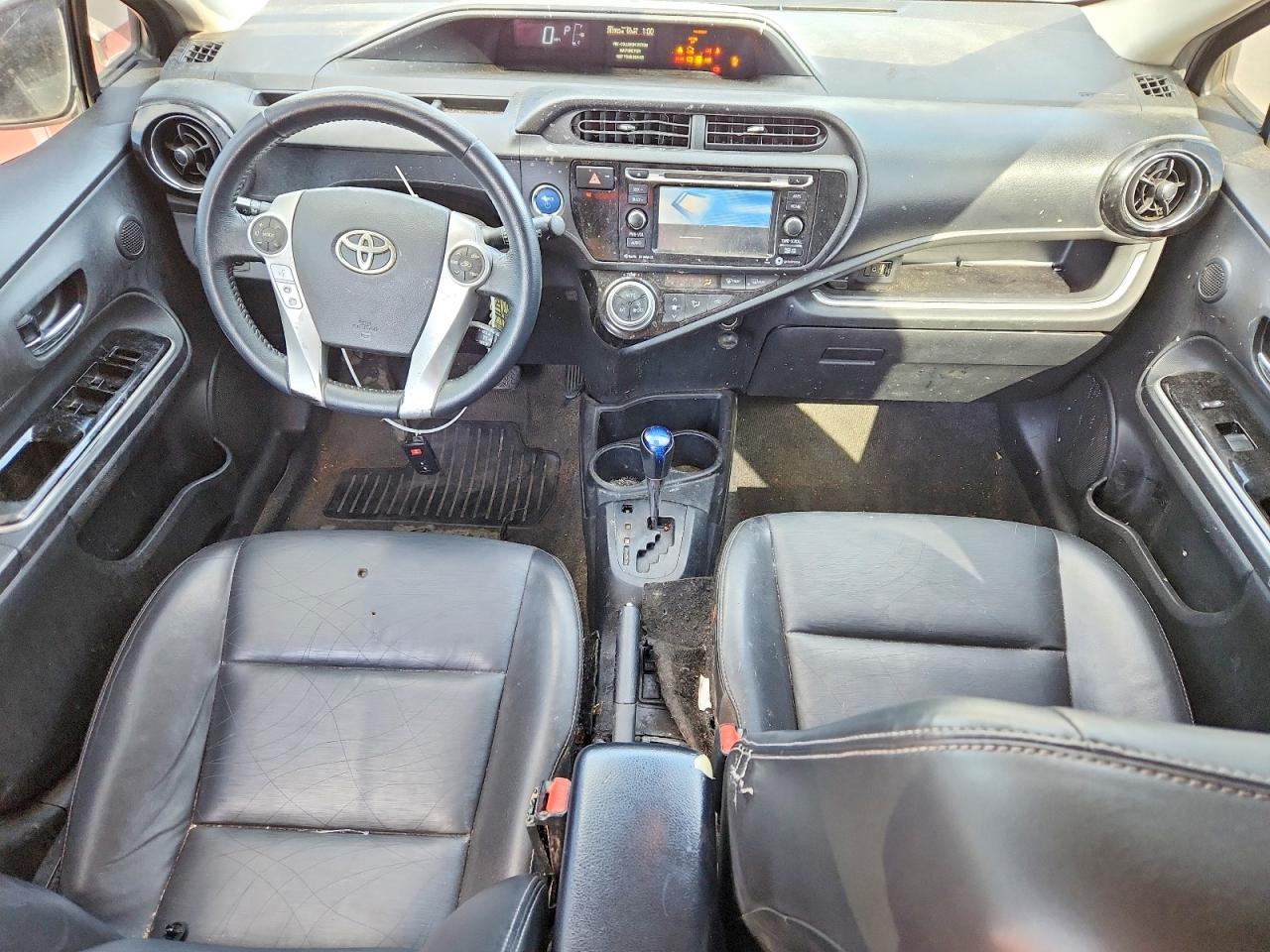 2016 TOYOTA PRIUS