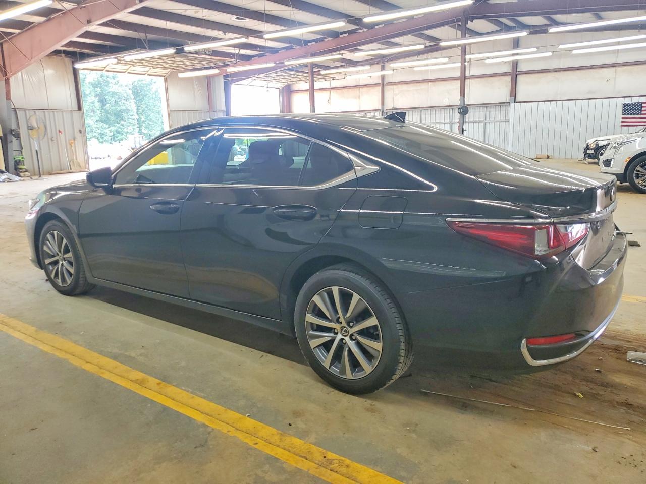 2021 LEXUS ES250