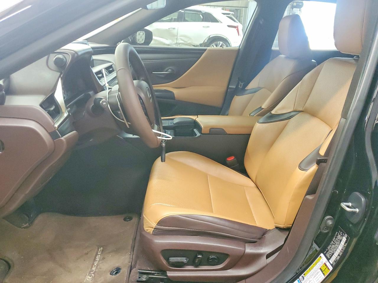 2021 LEXUS ES250