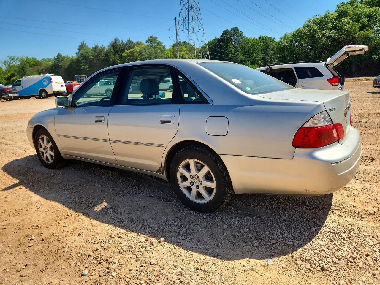 2004 TOYOTA AVALON