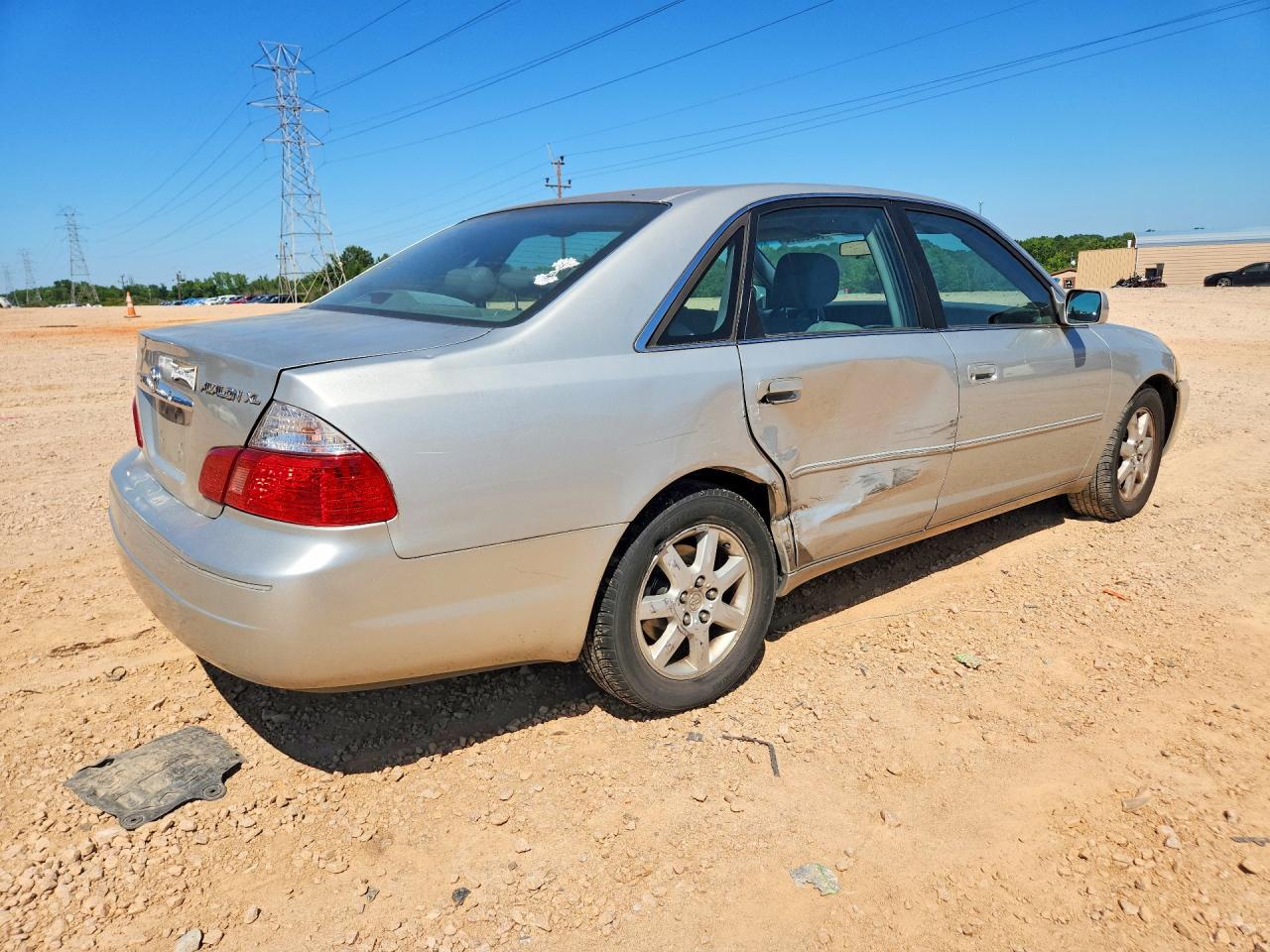 2004 TOYOTA AVALON