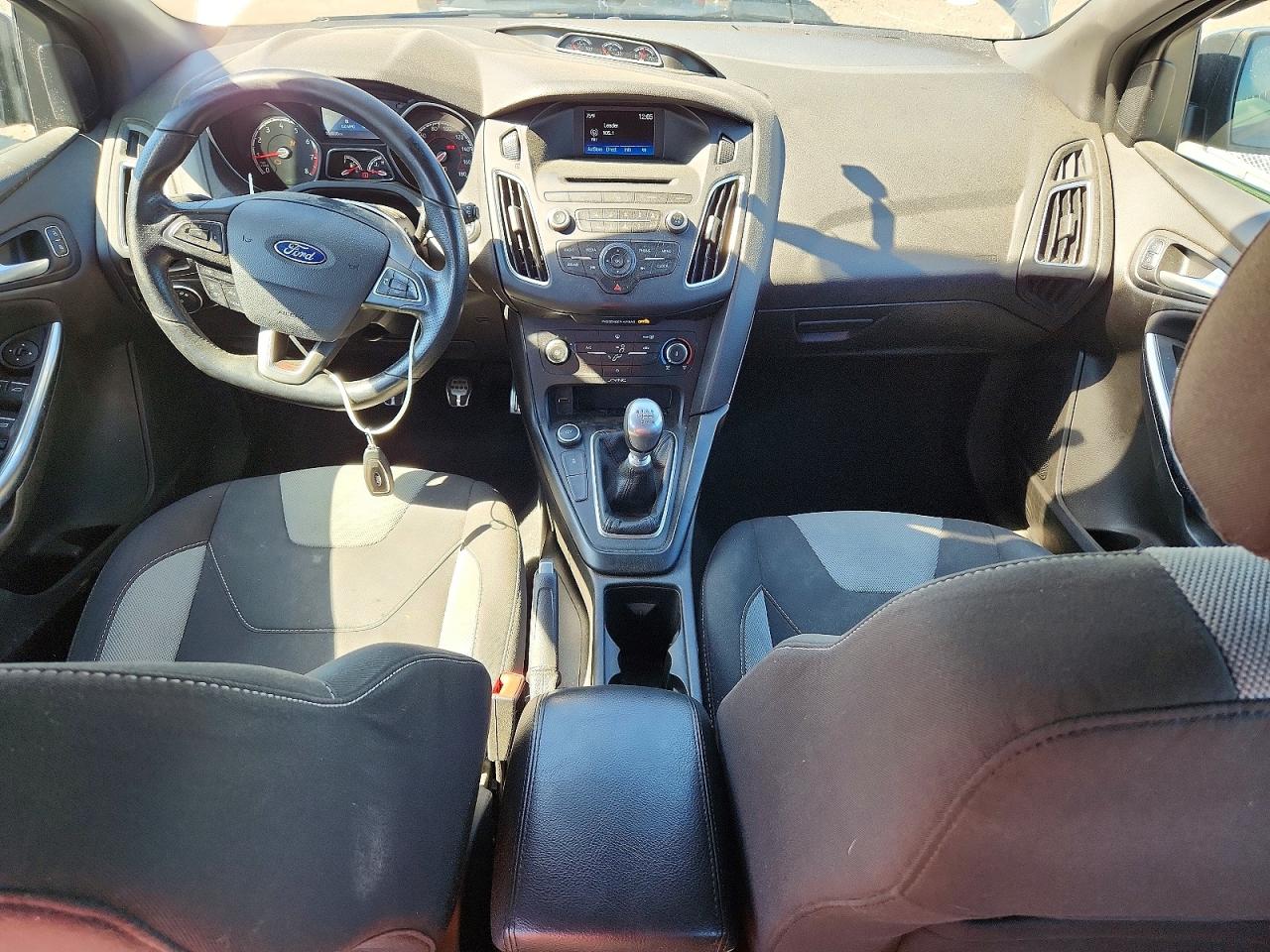 2016 FORD FOCUS