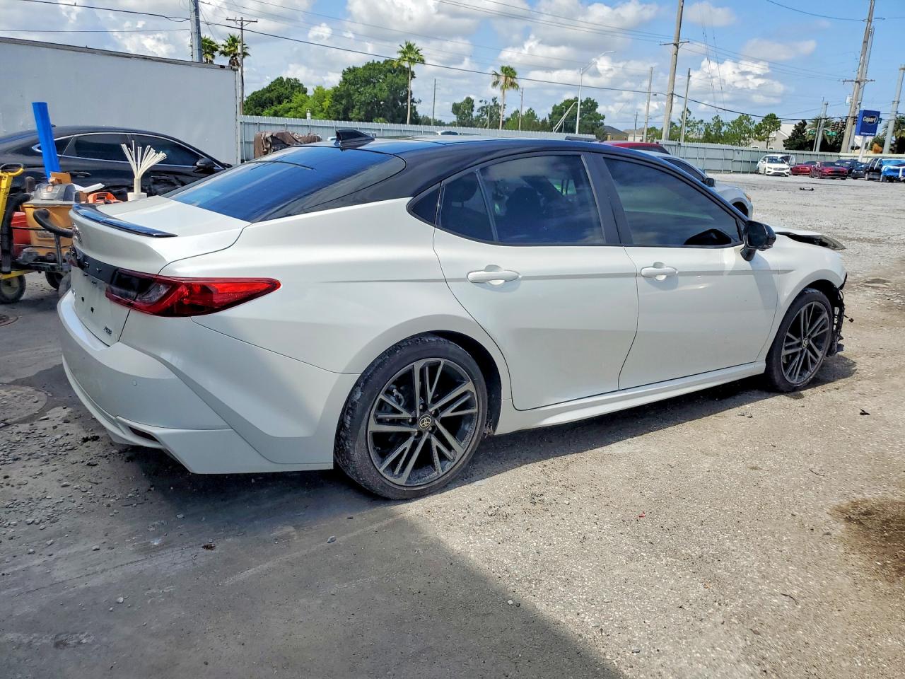 2025 TOYOTA CAMRY