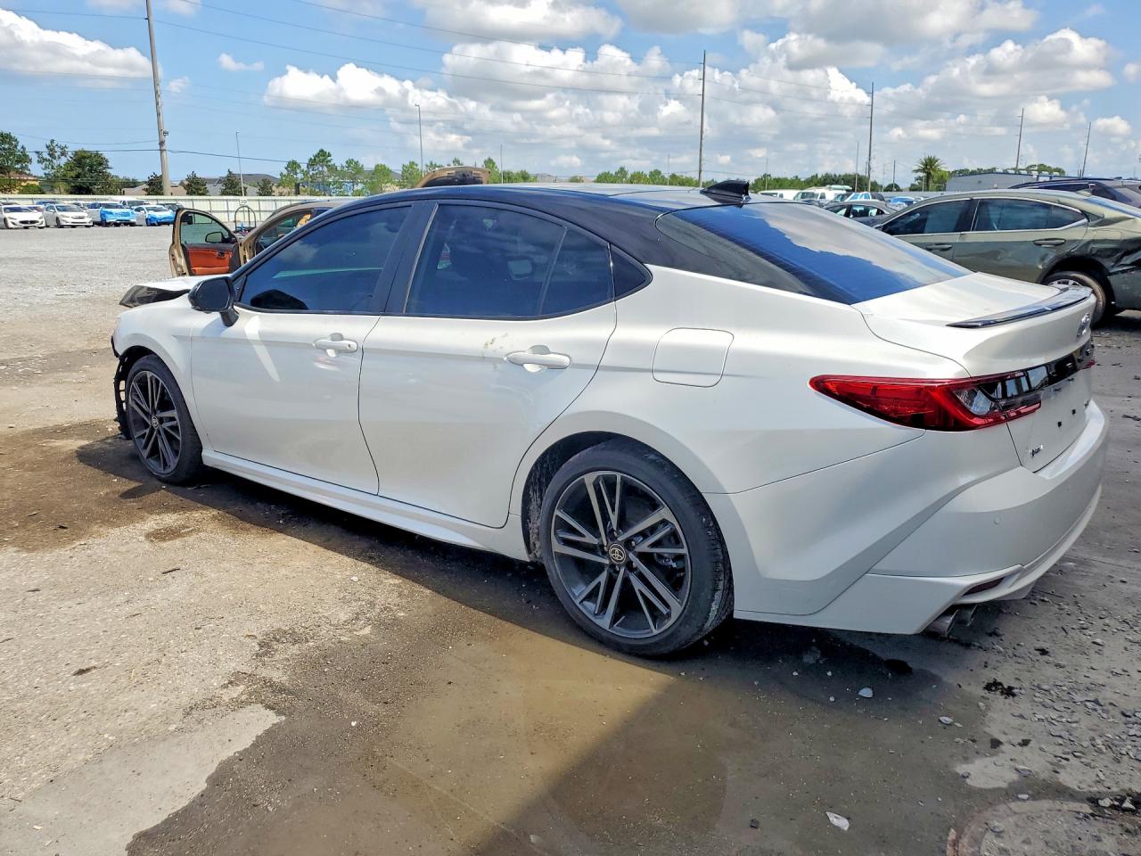 2025 TOYOTA CAMRY