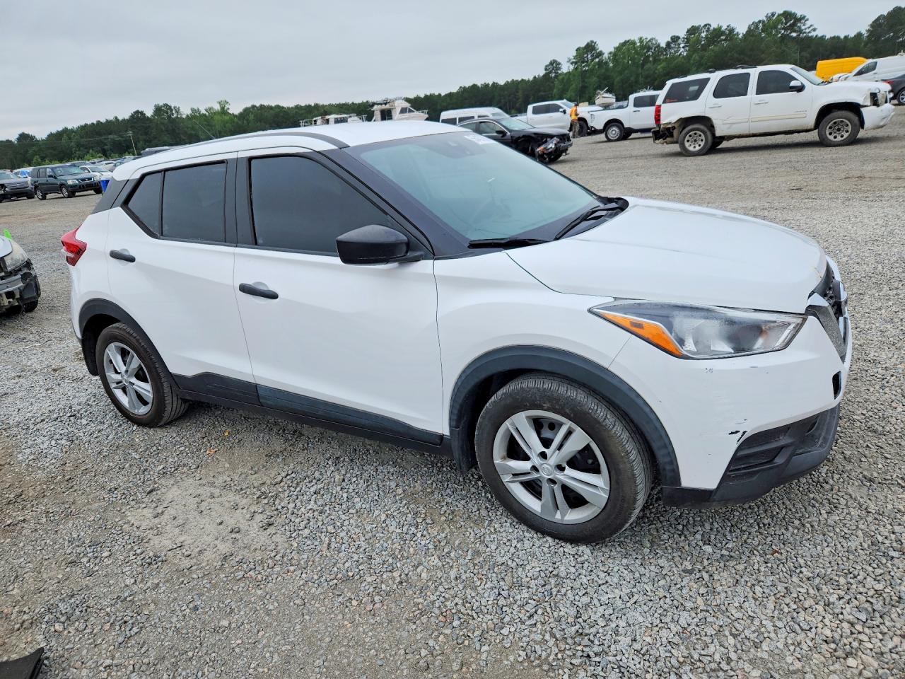 2020 NISSAN KICKS