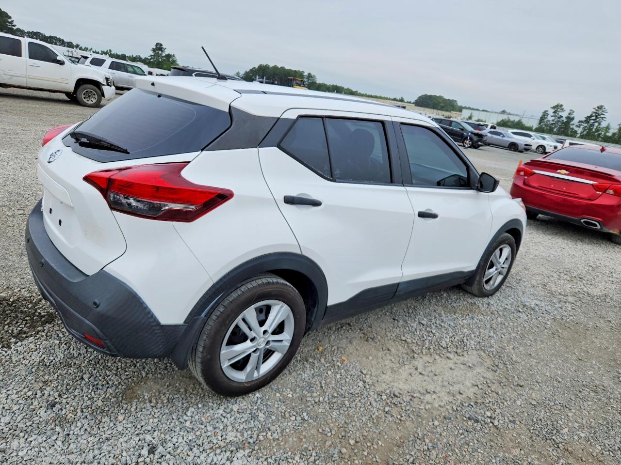 2020 NISSAN KICKS