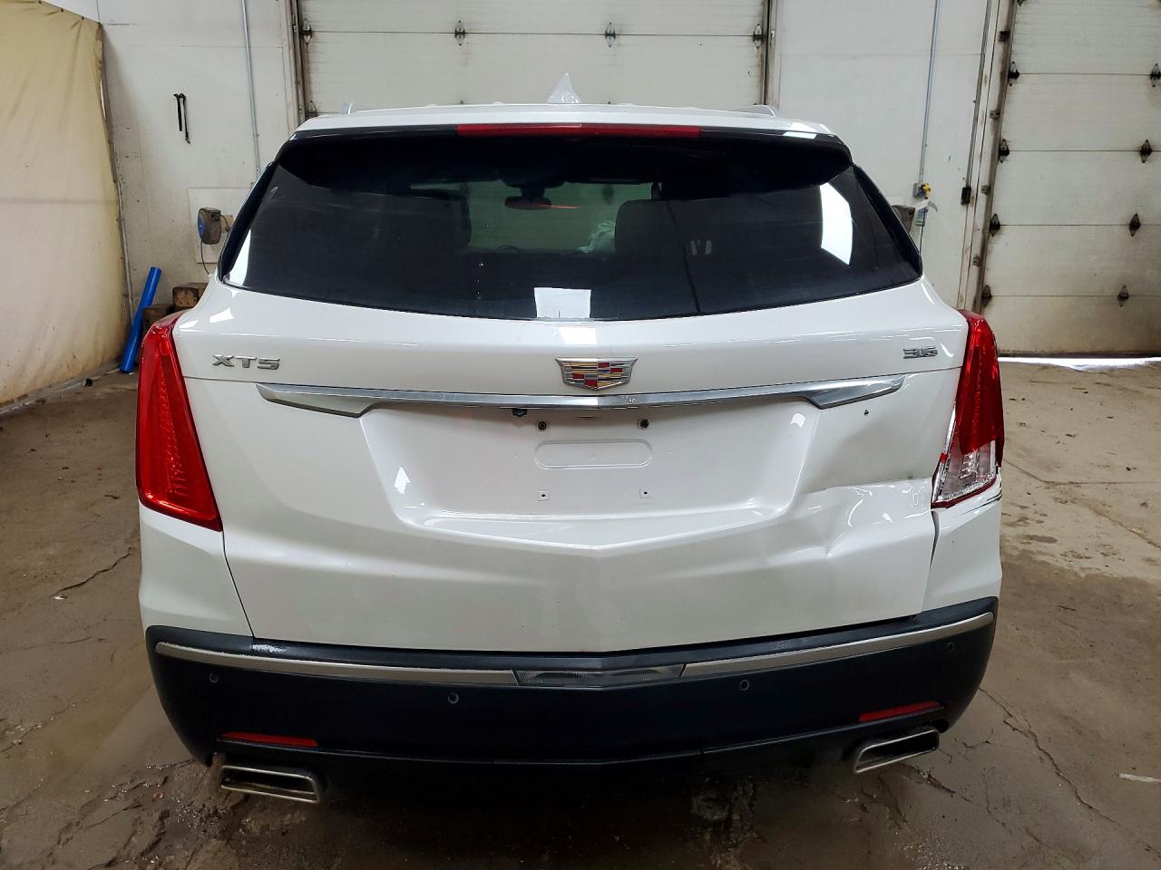 2017 CADILLAC XT5