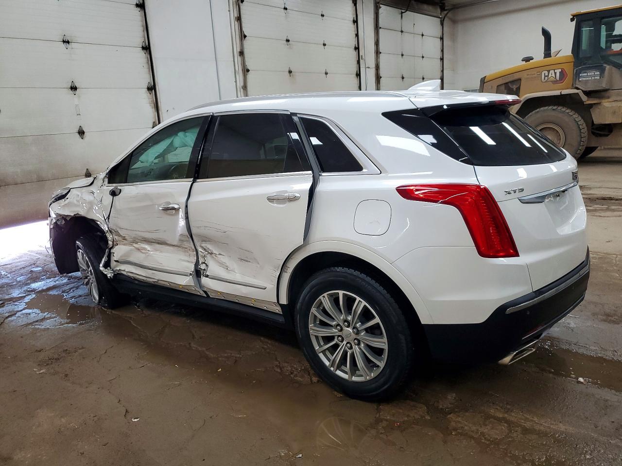 2017 CADILLAC XT5
