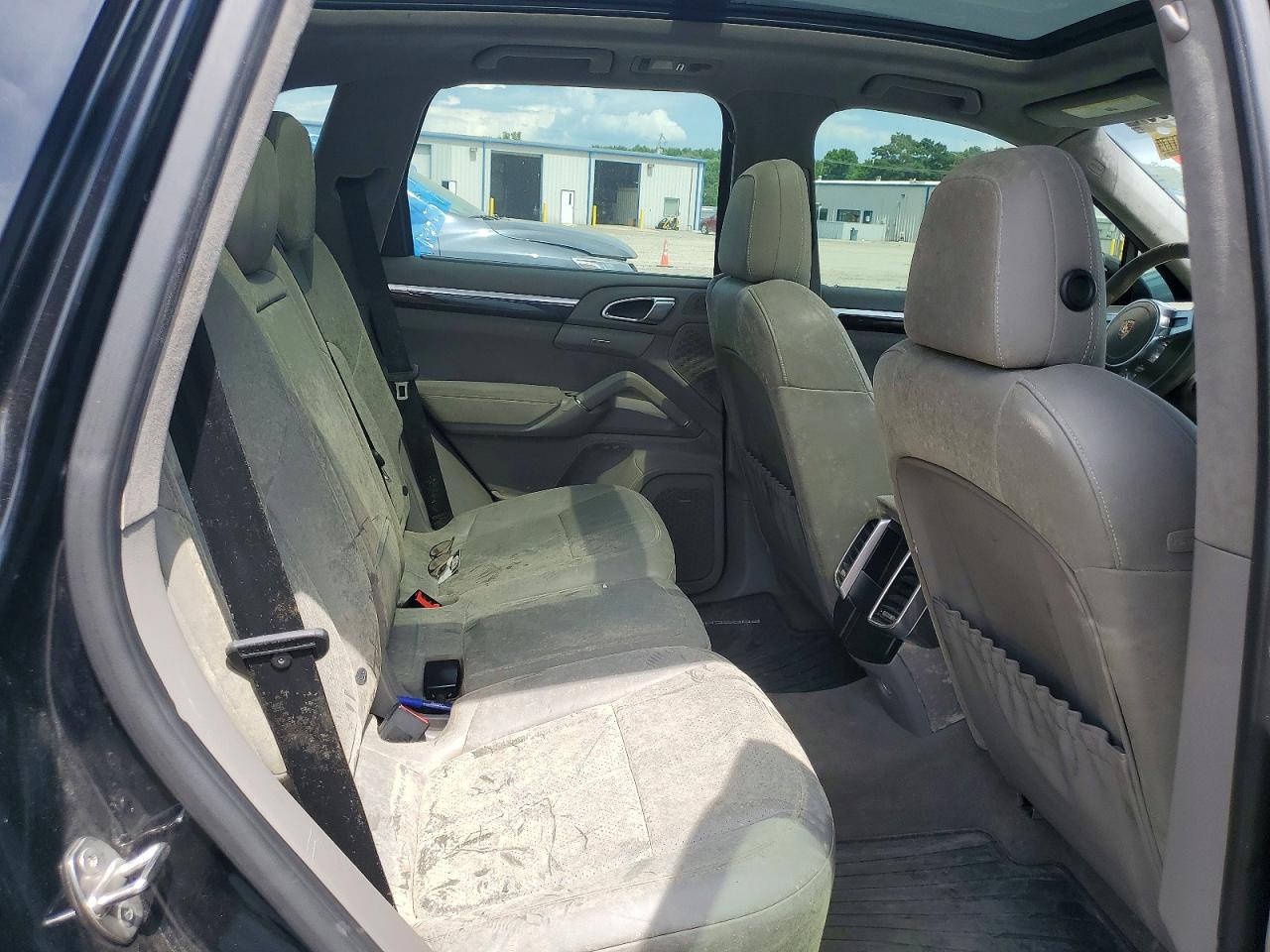 2013 PORSCHE CAYENNE