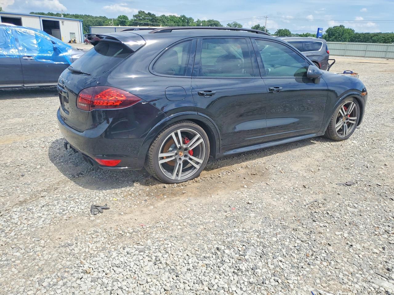 2013 PORSCHE CAYENNE