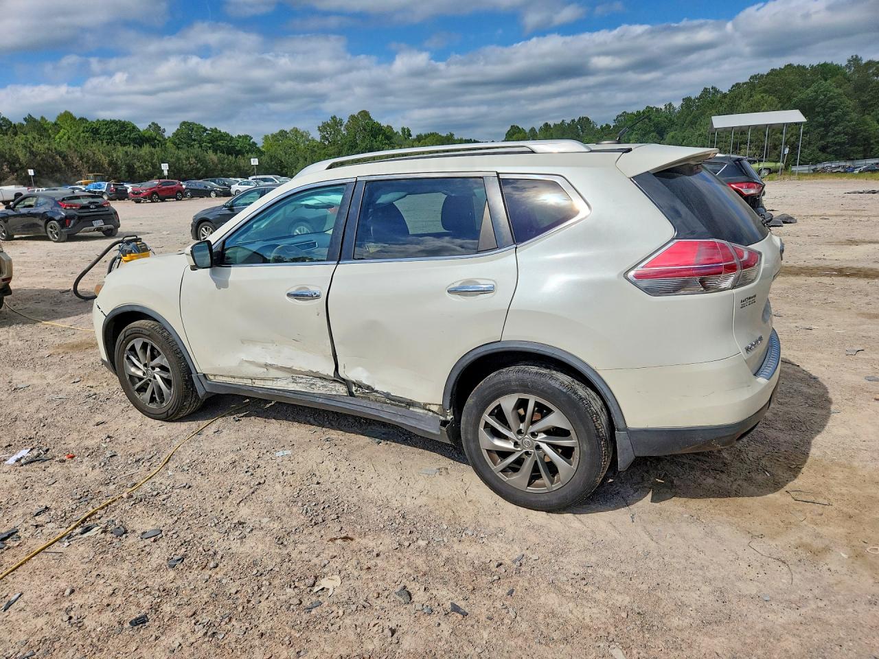 2015 NISSAN ROGUE