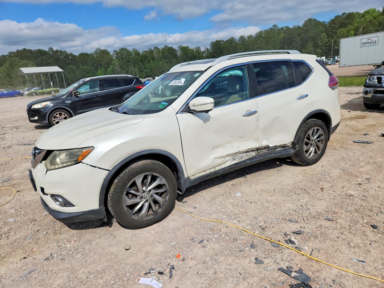 2015 NISSAN ROGUE