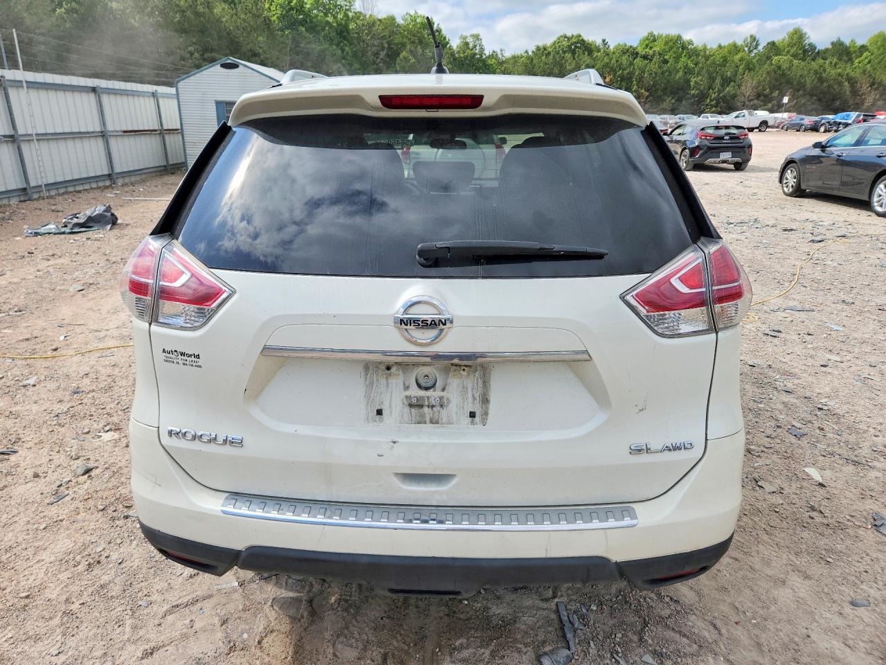2015 NISSAN ROGUE