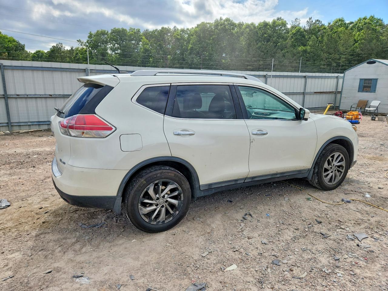 2015 NISSAN ROGUE