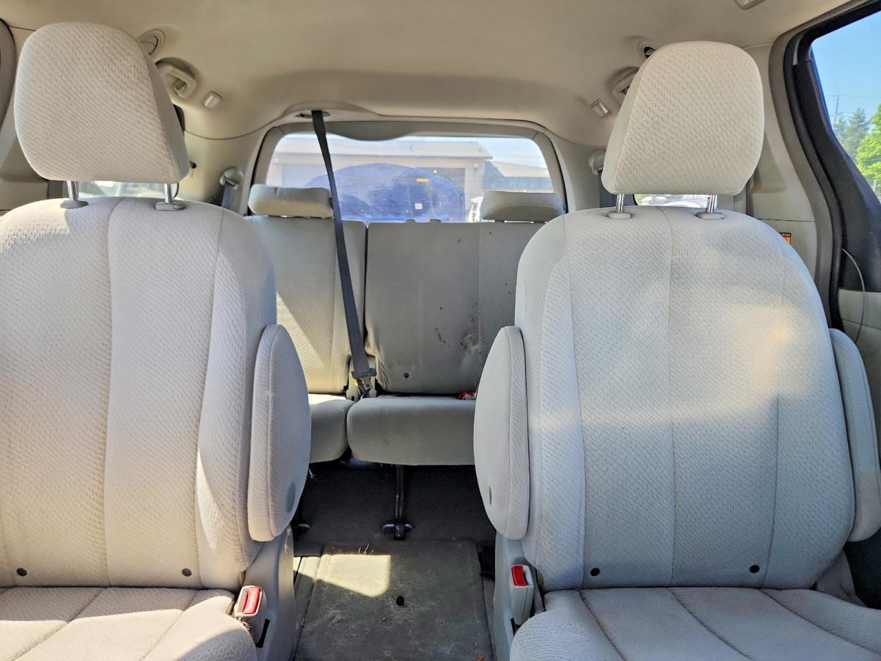 2012 TOYOTA SIENNA