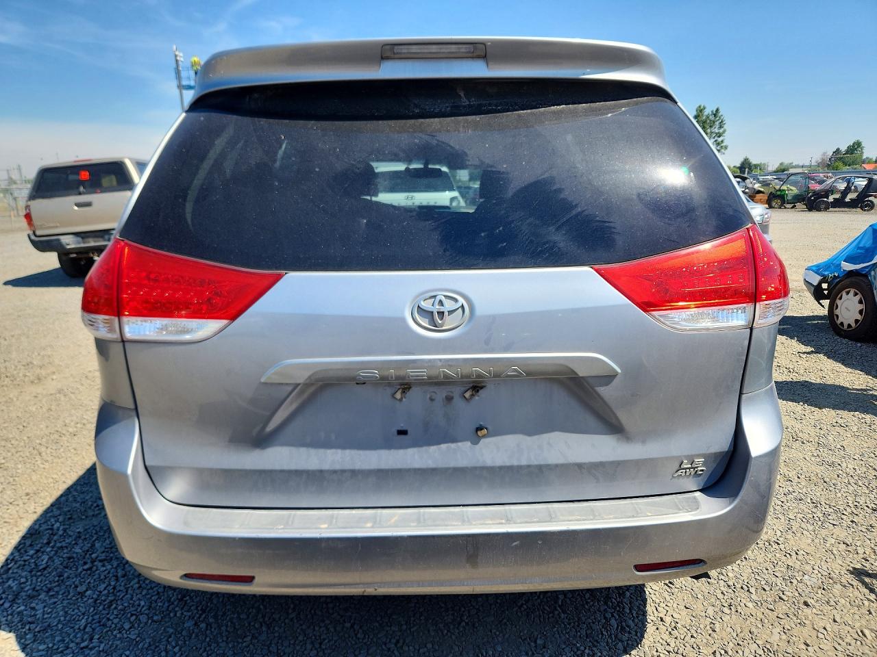 2012 TOYOTA SIENNA