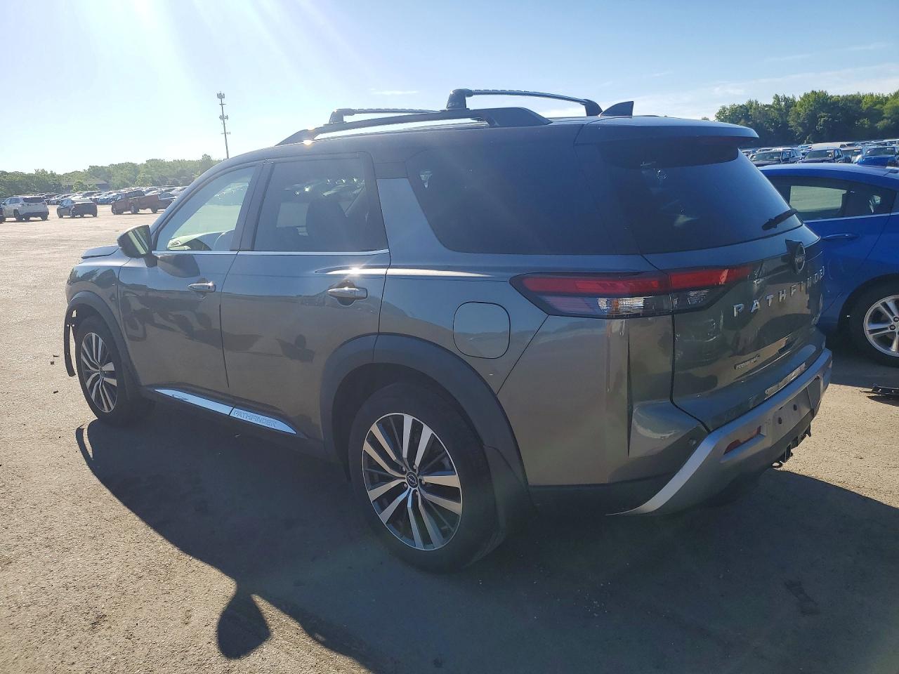 2022 NISSAN PATHFINDER