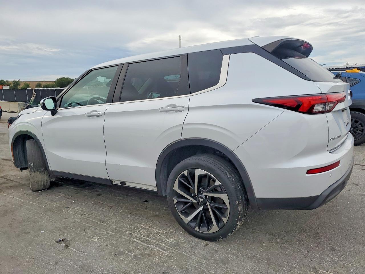 2022 MITSUBISHI OUTLANDER