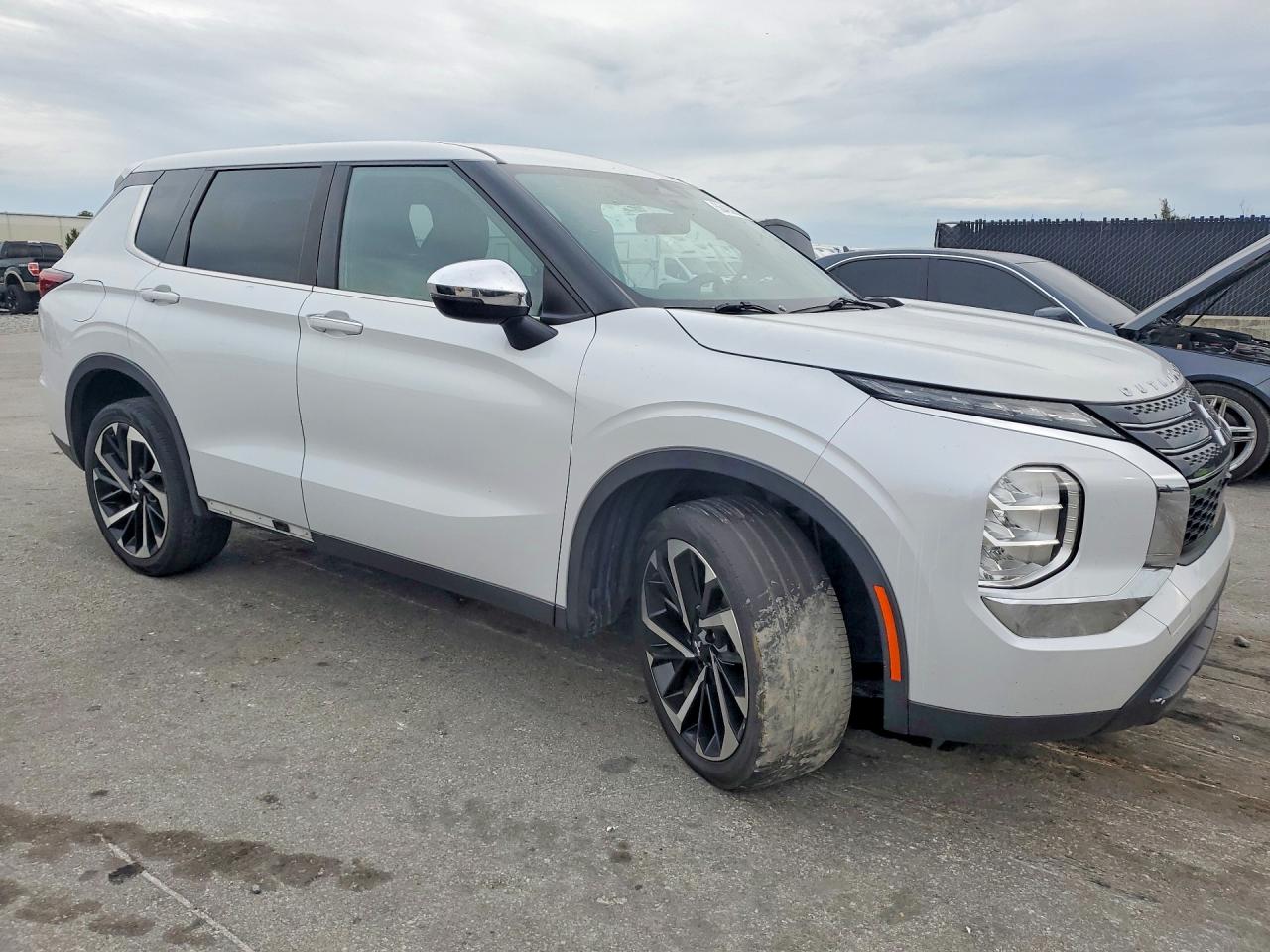 2022 MITSUBISHI OUTLANDER