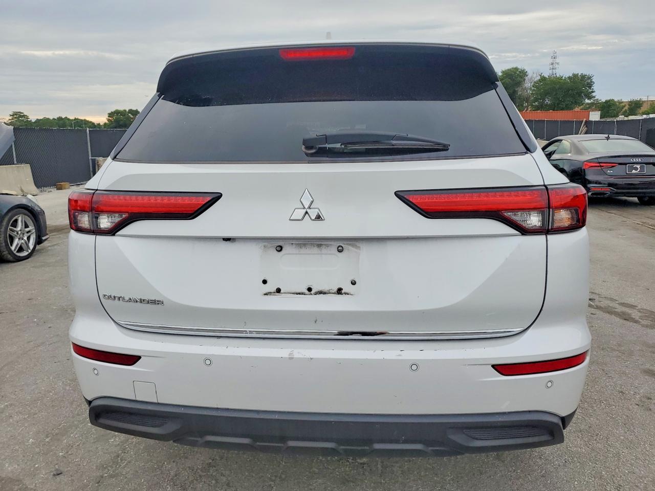 2022 MITSUBISHI OUTLANDER