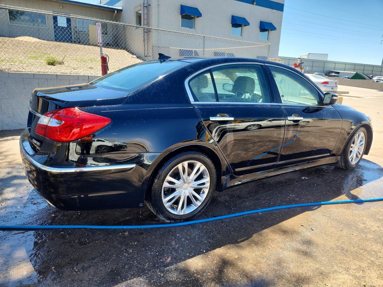 2013 HYUNDAI GENESIS