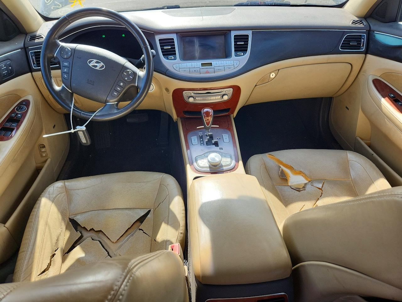 2013 HYUNDAI GENESIS