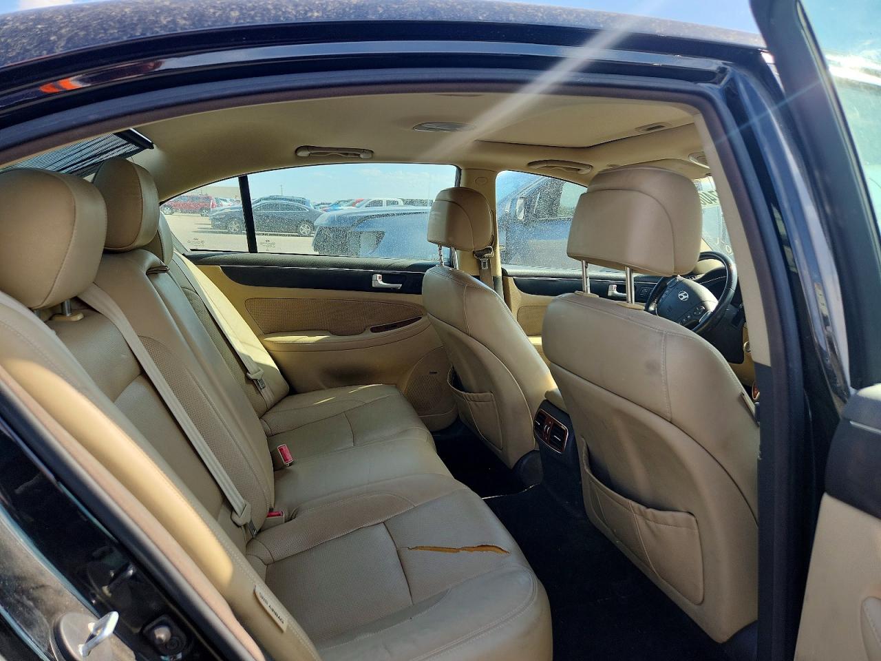 2013 HYUNDAI GENESIS