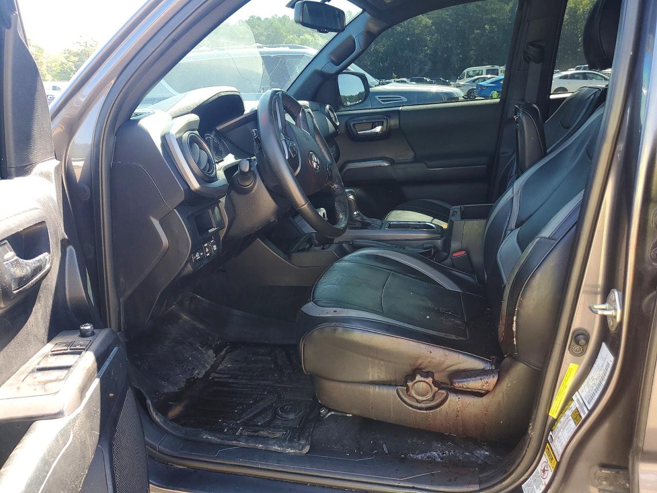 2017 TOYOTA TACOMA
