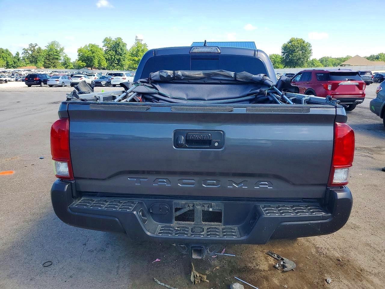 2017 TOYOTA TACOMA