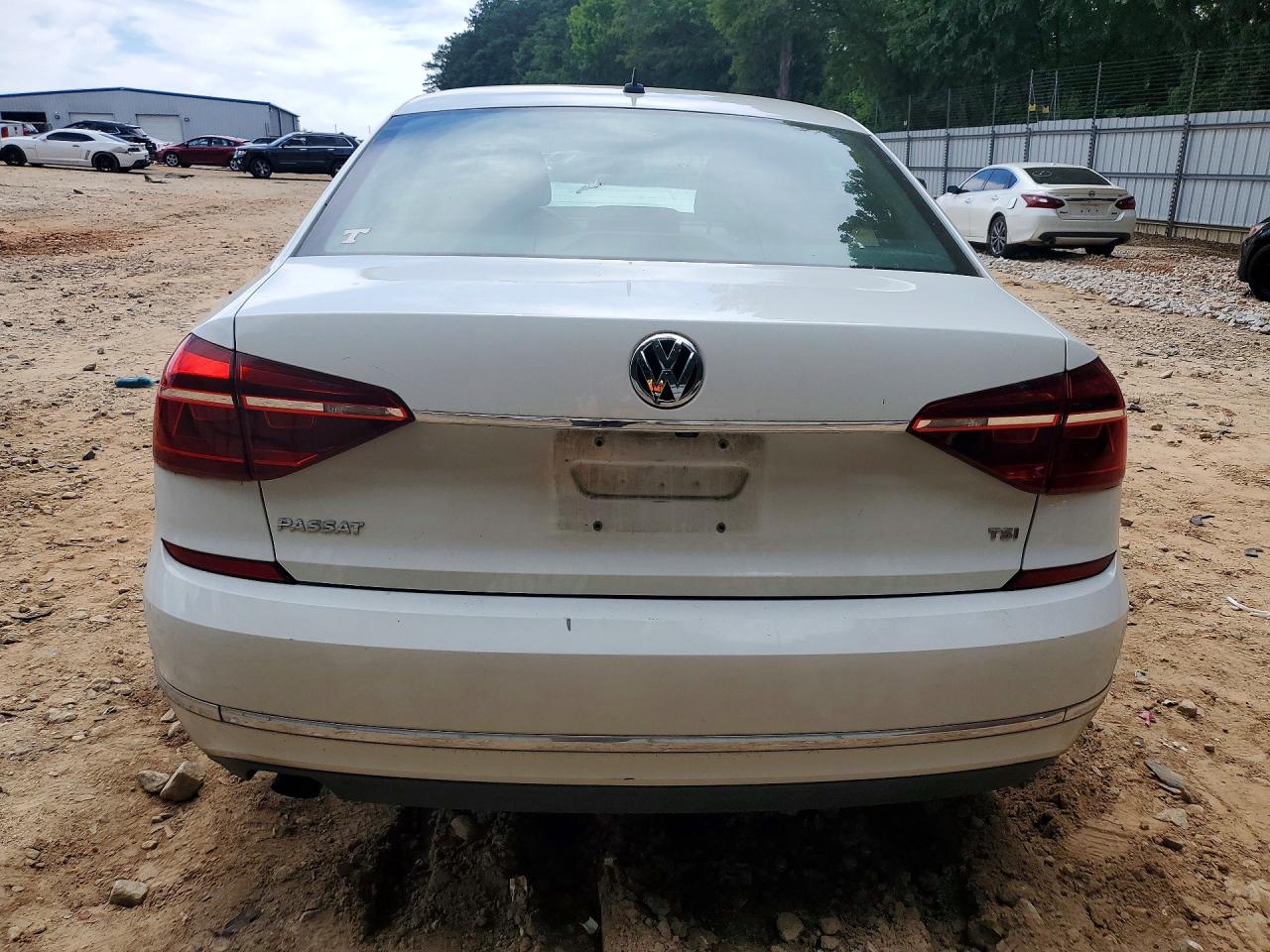 2017 VOLKSWAGEN PASSAT