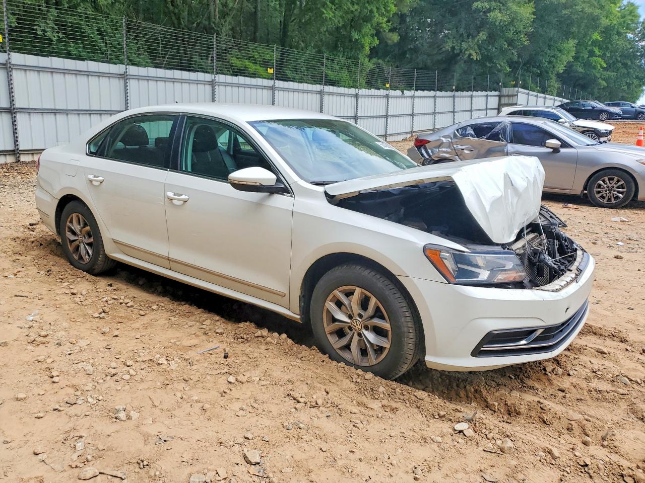 2017 VOLKSWAGEN PASSAT