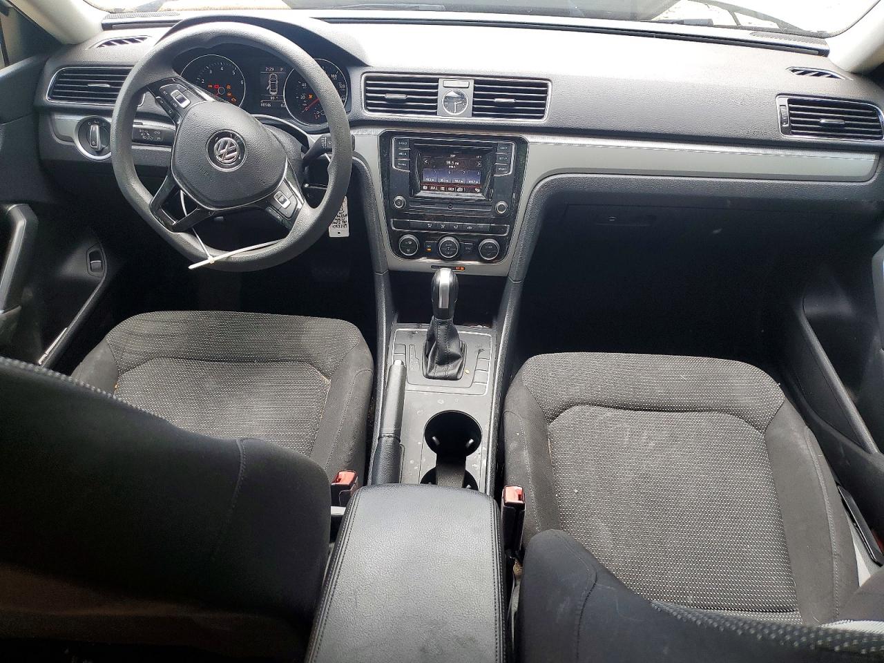 2017 VOLKSWAGEN PASSAT