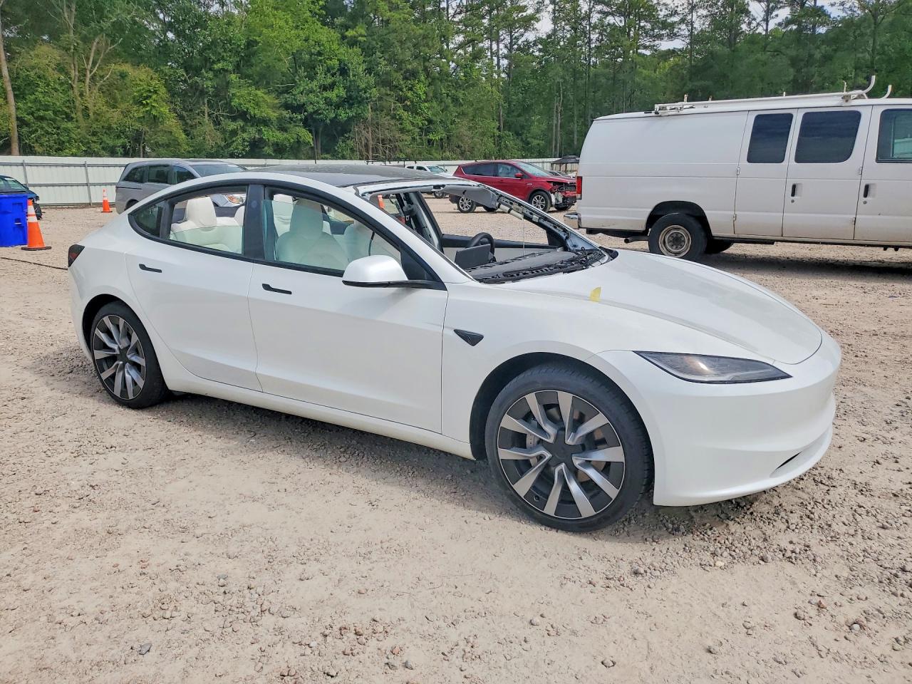2025 TESLA MODEL 3