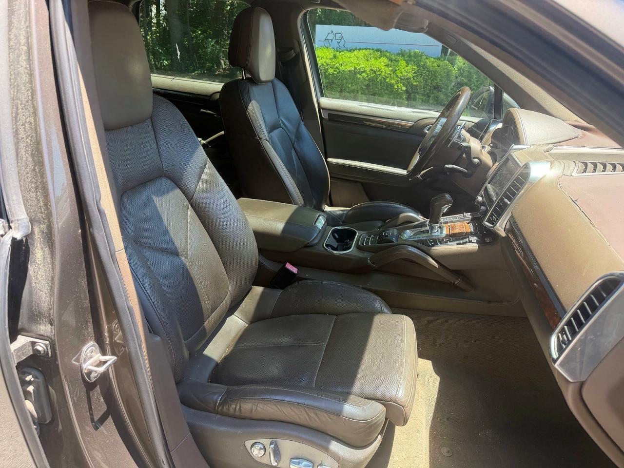 2012 PORSCHE CAYENNE