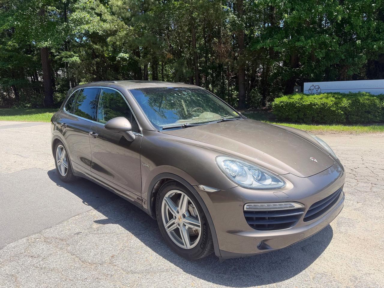 2012 PORSCHE CAYENNE