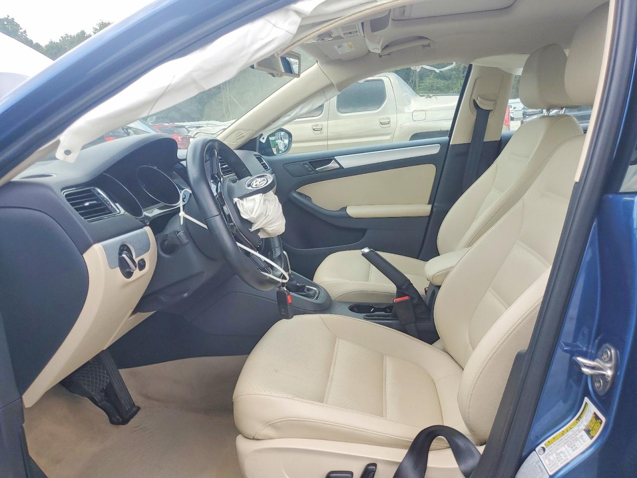 2016 VOLKSWAGEN JETTA