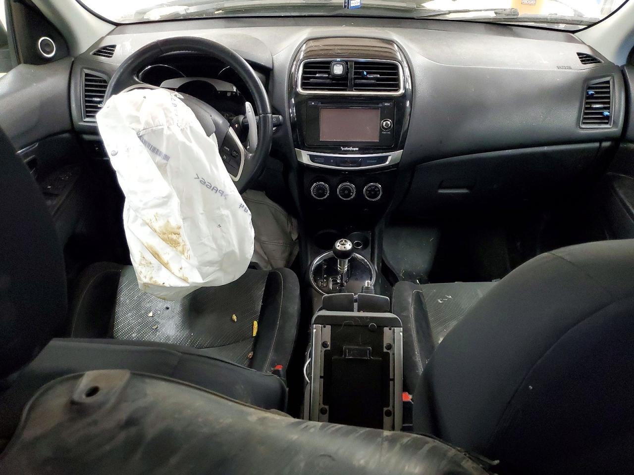 2015 MITSUBISHI OUTLANDER