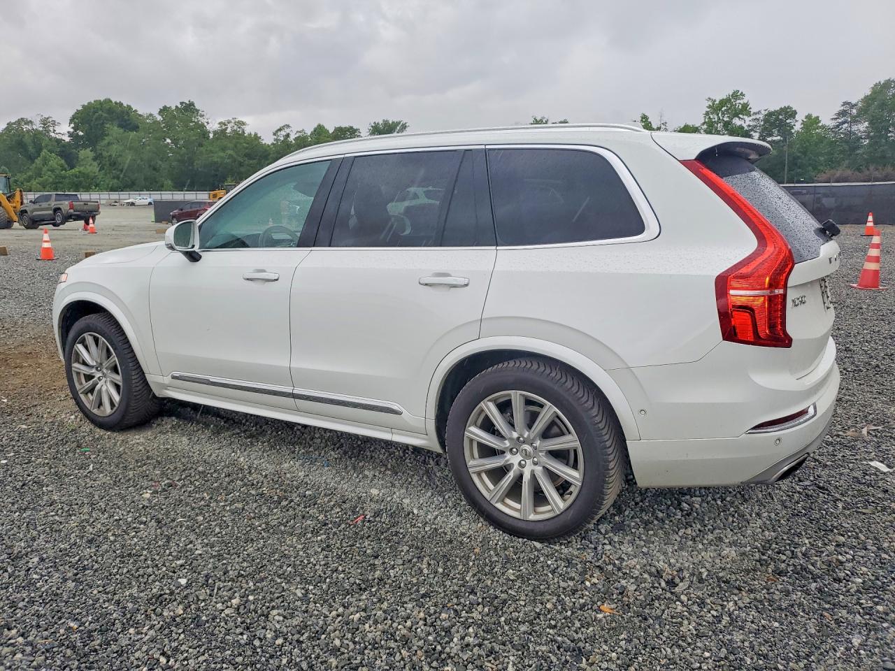 2019 VOLVO XC90