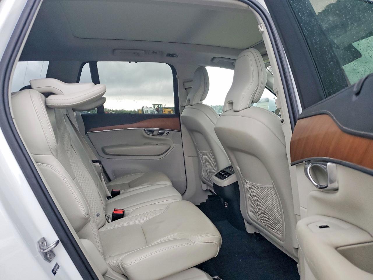 2019 VOLVO XC90