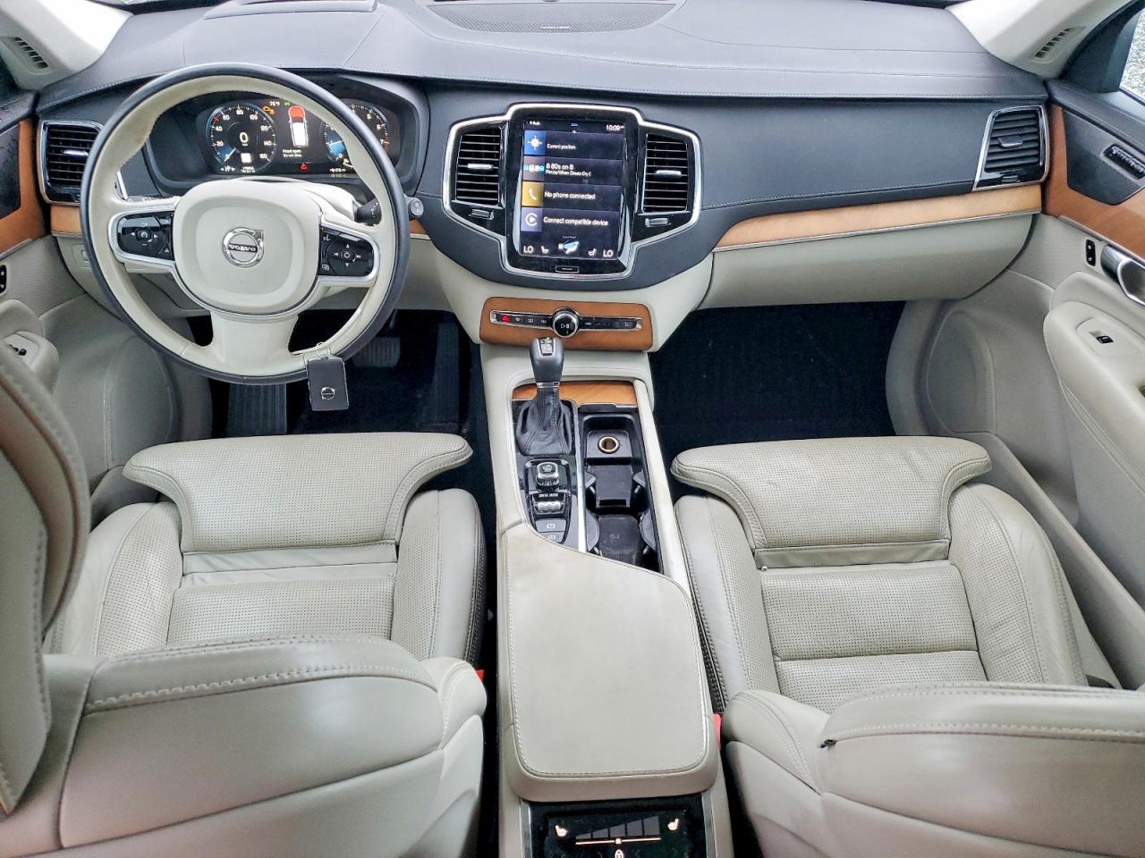 2019 VOLVO XC90