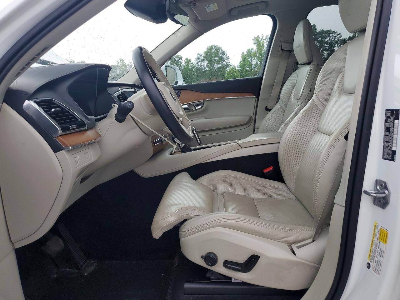 2019 VOLVO XC90