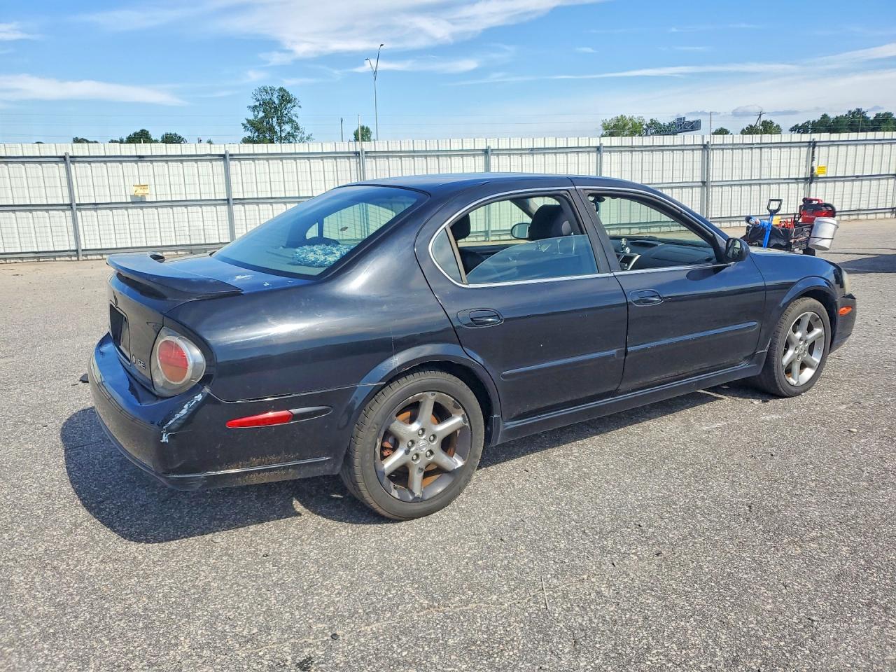 2003 NISSAN MAXIMA