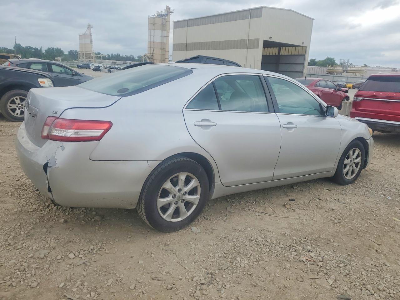 2011 TOYOTA CAMRY