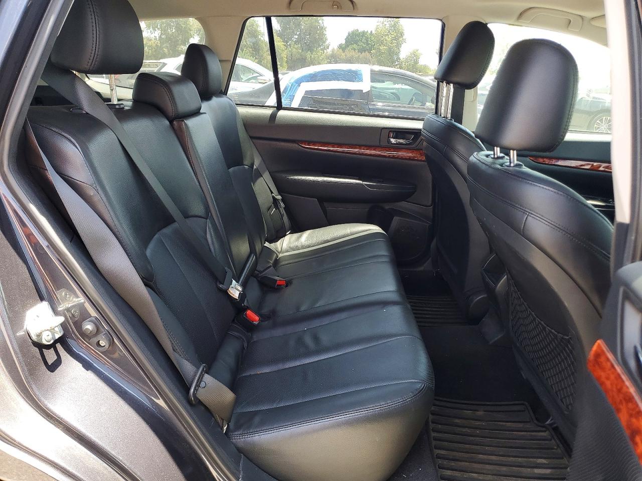2011 SUBARU OUTBACK