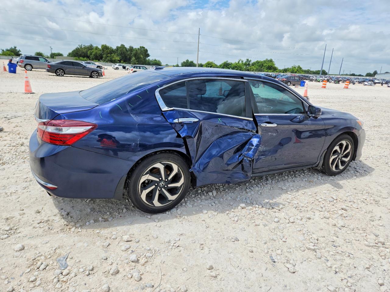 2017 HONDA ACCORD
