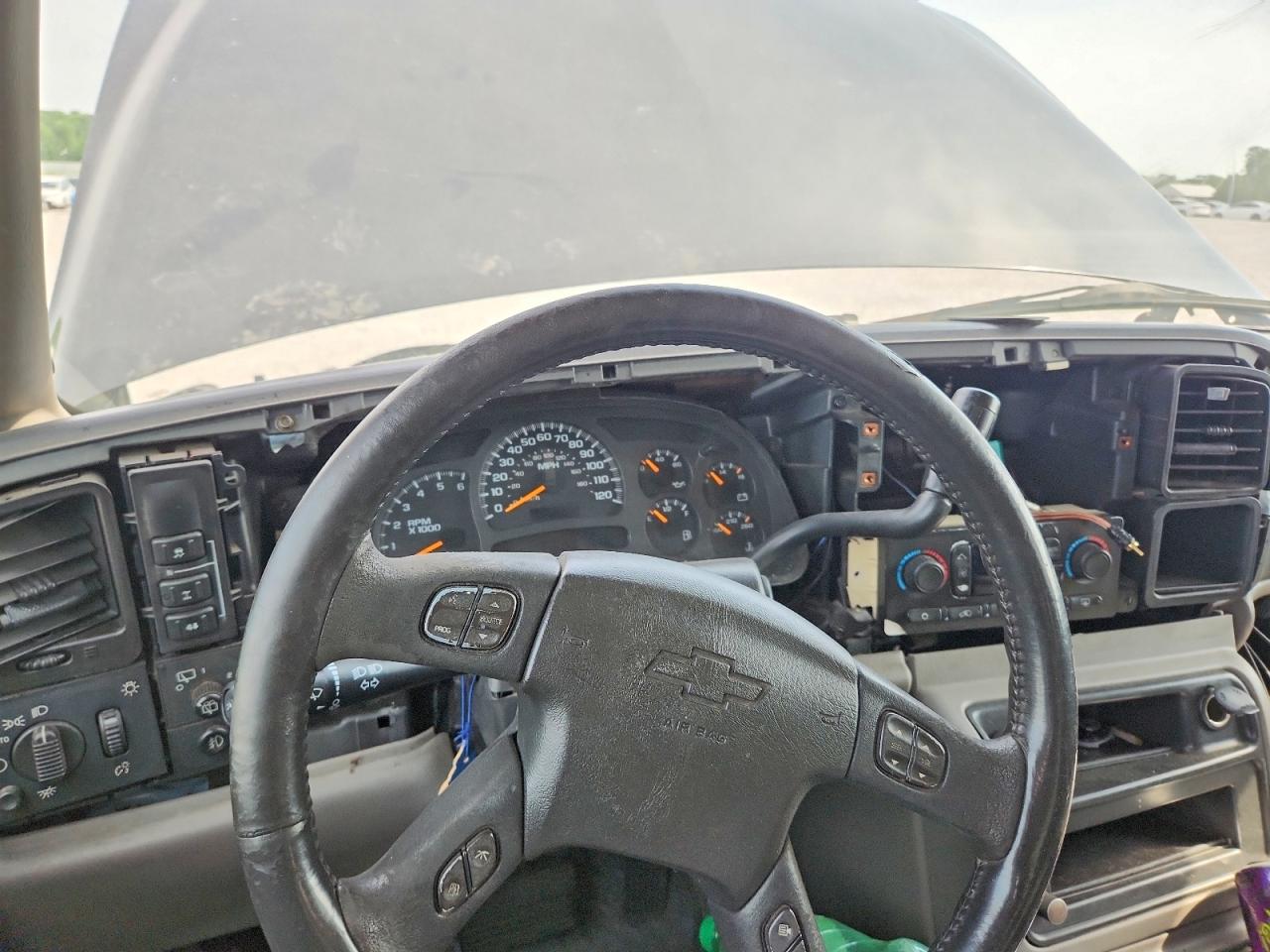 2004 CHEVROLET TAHOE