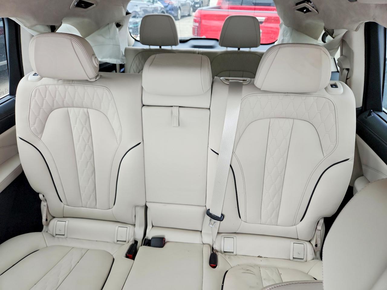 2022 BMW X7