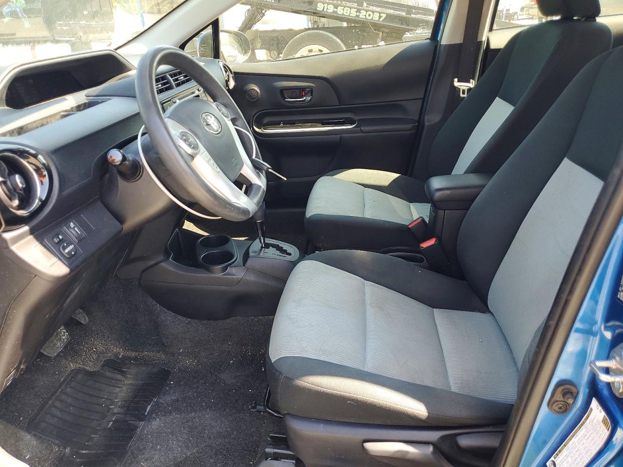 2016 TOYOTA PRIUS