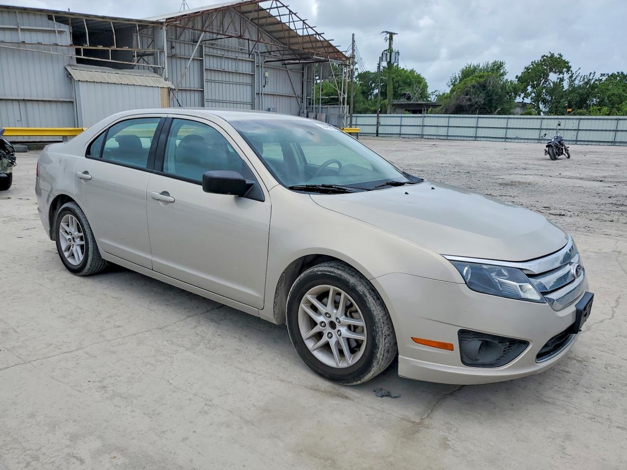 2010 FORD FUSION